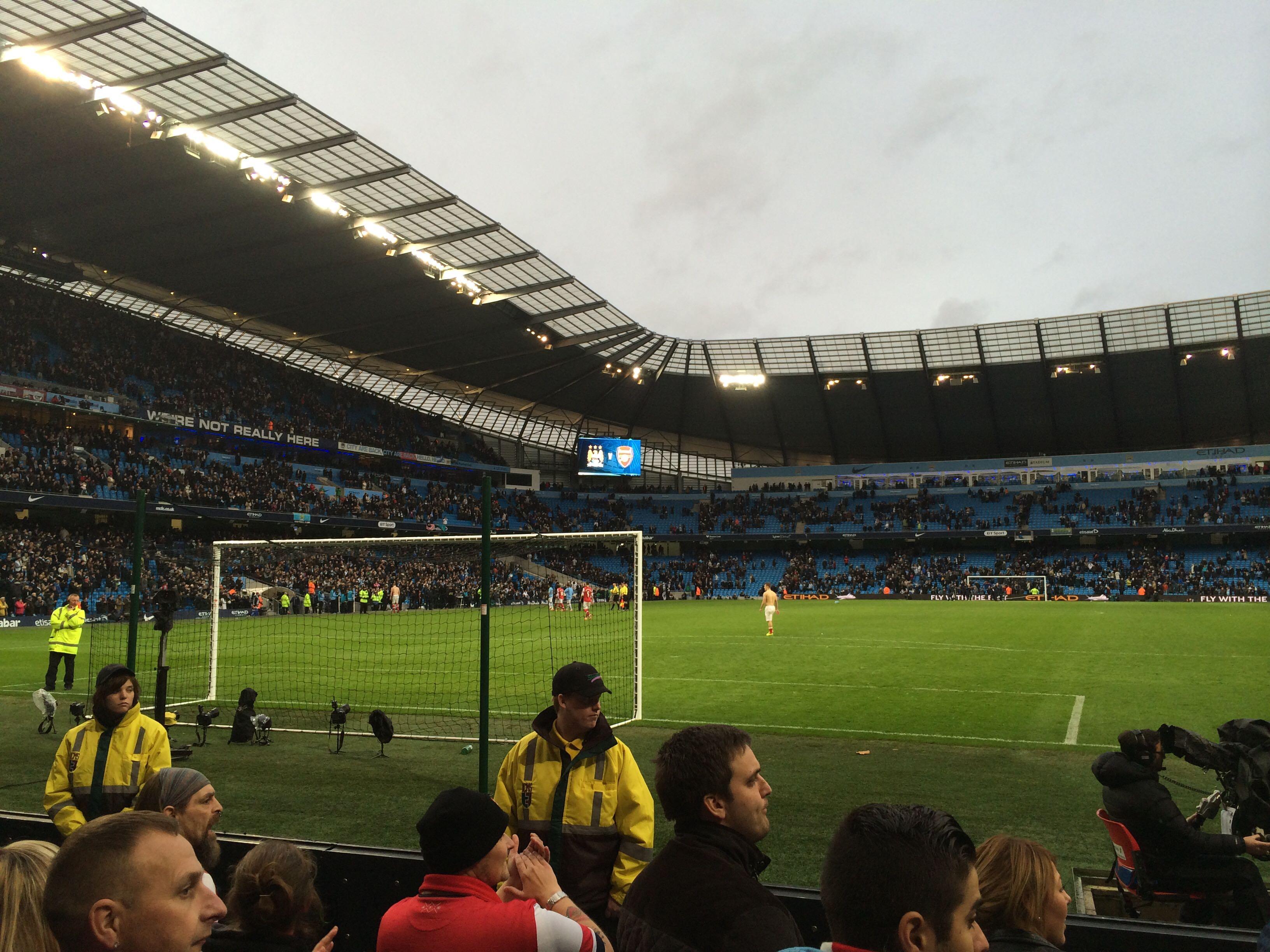 子通过足球 子通过足球